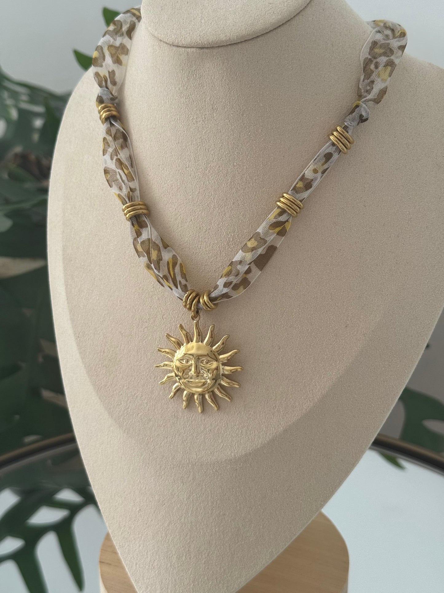 Collier