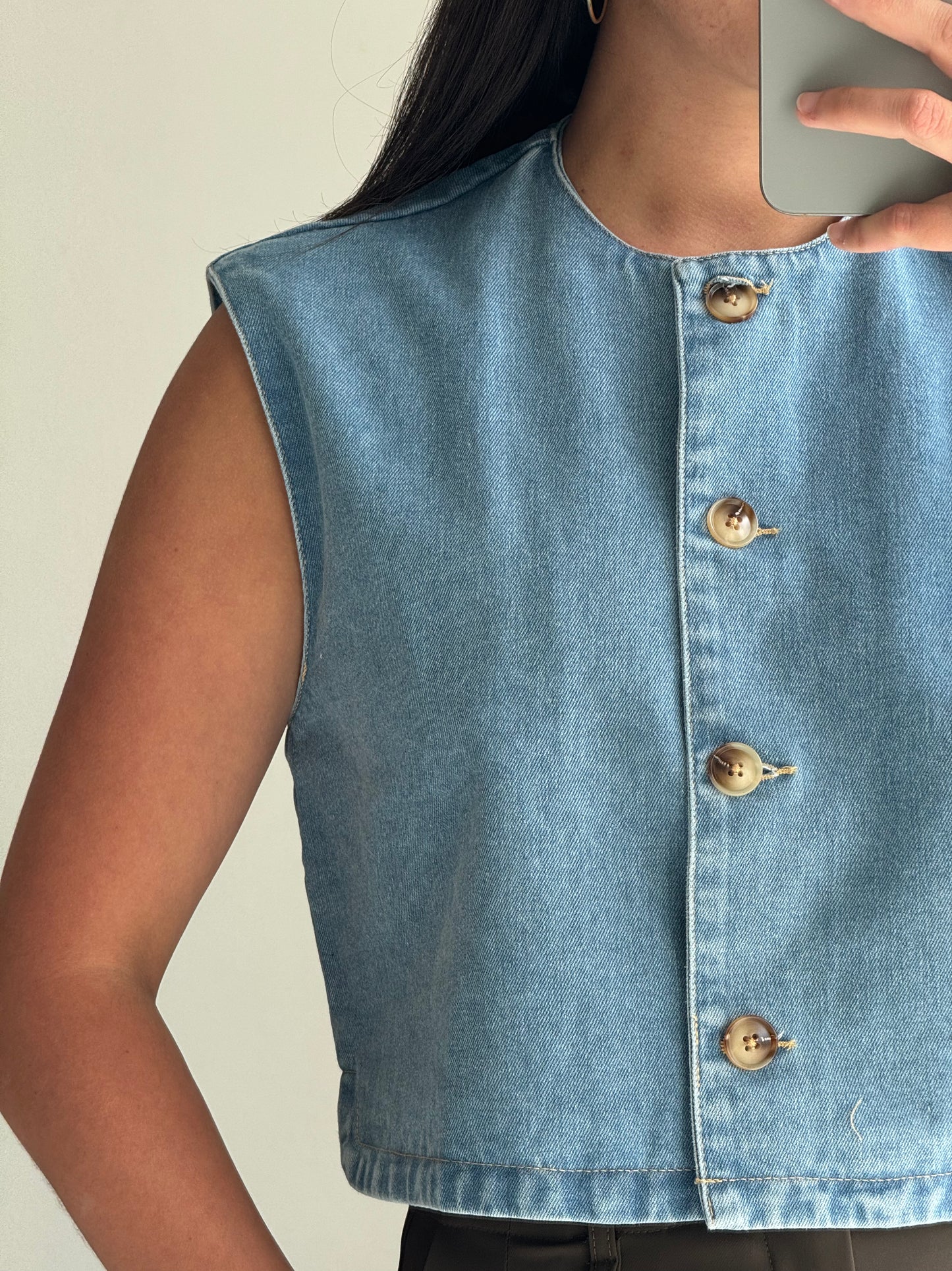 Gilet en denim à boutons